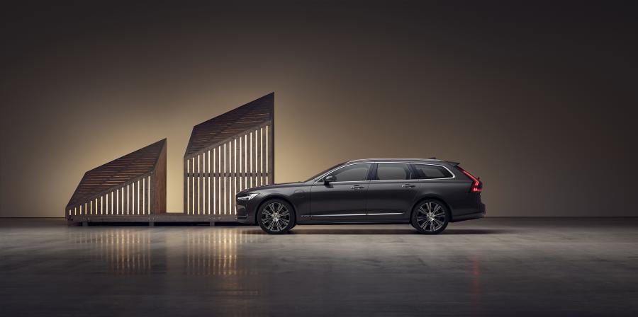  Volvo V90 T8 AWD Recharge Inscription 2020 года  (WW) (фото 2 из 9)